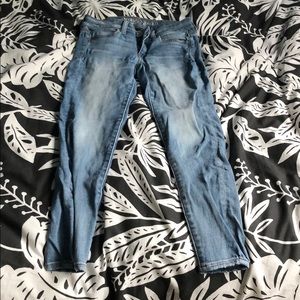 American Eagle blue stretchy jeans